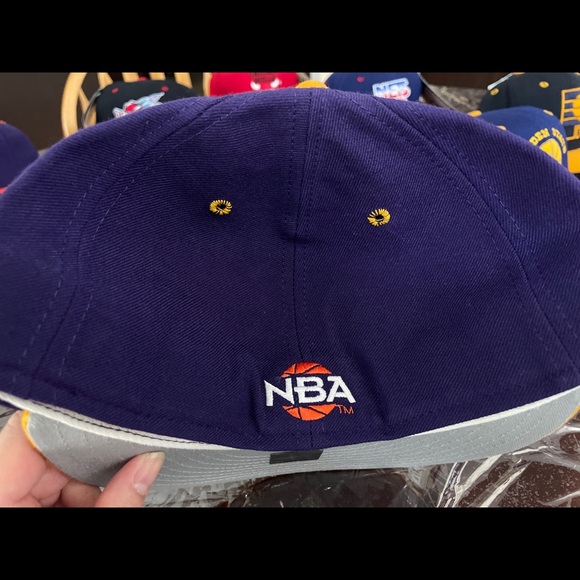 Vintage LA Lakers Cap - Picture 3 of 3